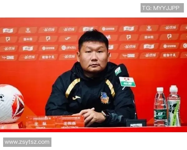 刘建业赛前更衣室动员:针对对方守门员失误机会做好准备 刘建业赛前更衣室动员:针对对方守门员失误机会做好准备